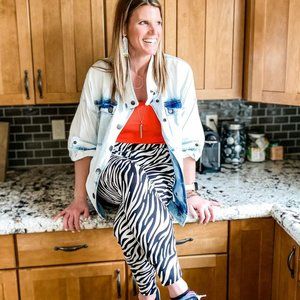 Cabi 5868 ATC Zebra Jogger Spring 2021 Large EUC